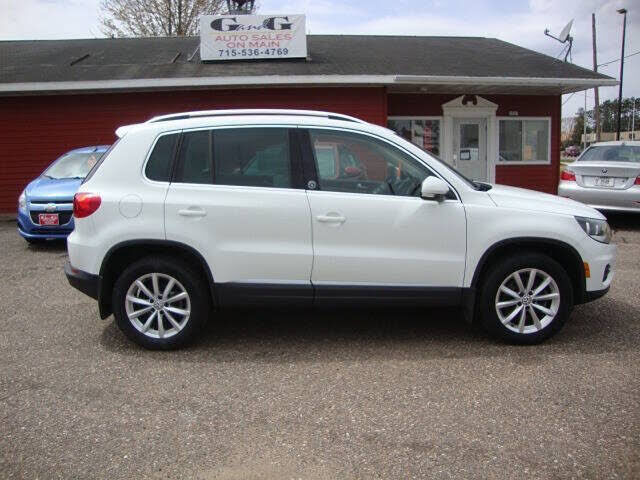 2017 VOLKSWAGEN Tiguan