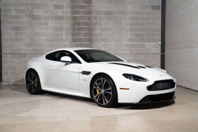 Aston Martin V12 Vantage