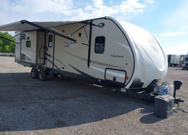 2017 FOREST RIVER Freedom Express