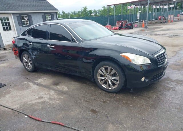 2011 INFINITI M37