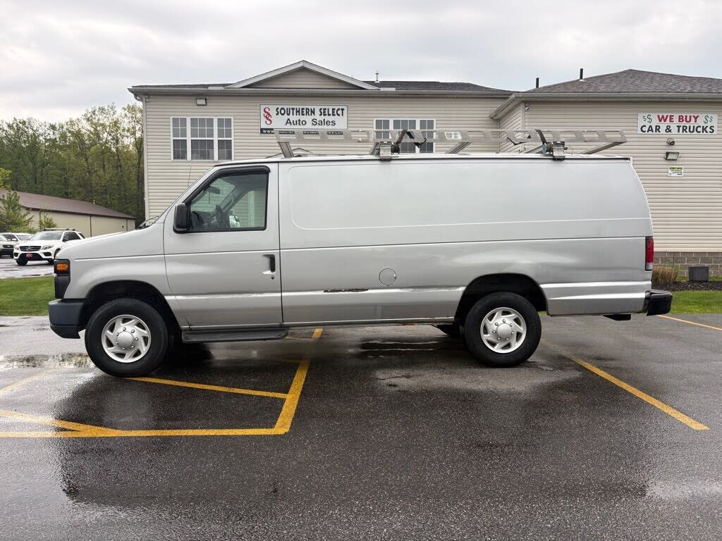 2011 FORD E-350