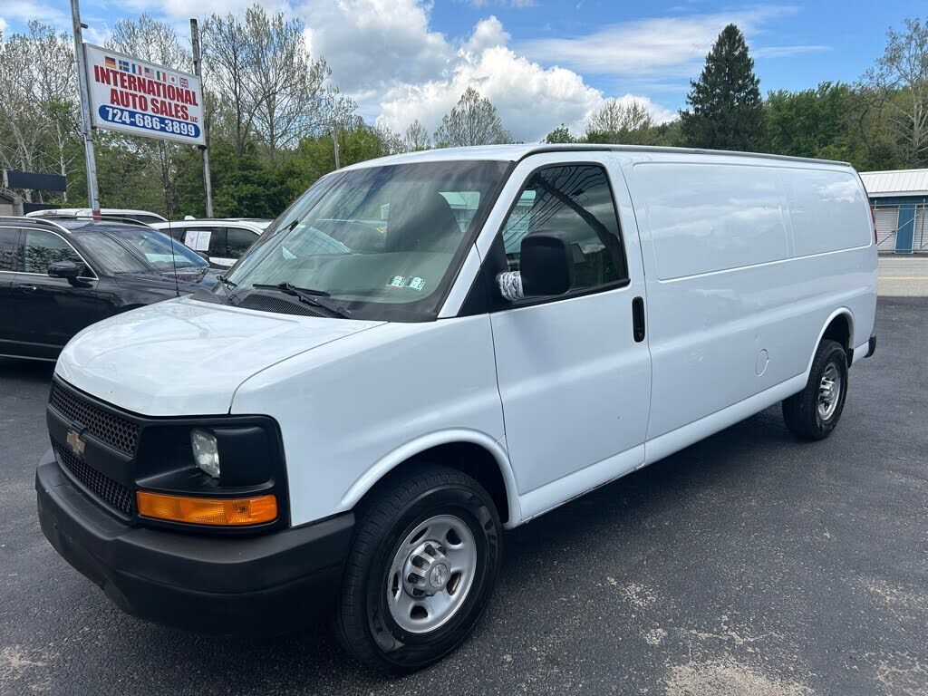 2017 CHEVROLET Express