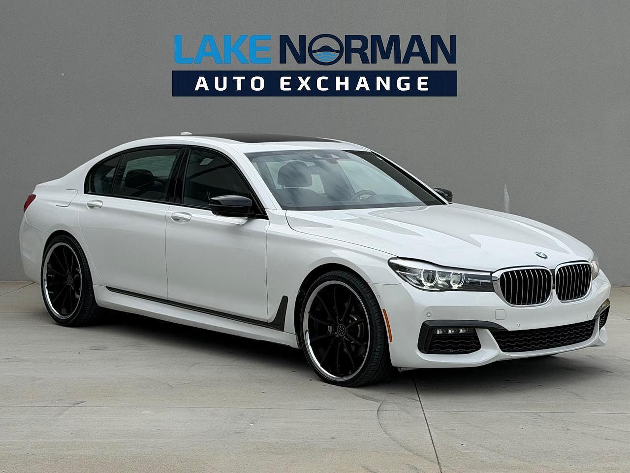 BMW 740i