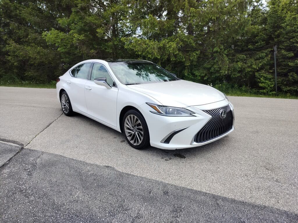 2019 LEXUS ES