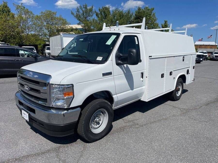 2026 FORD E-350