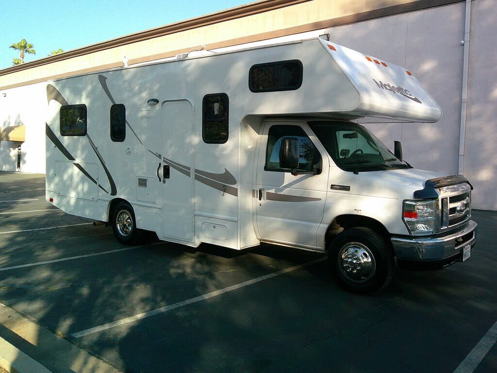 2016 FORD E-350