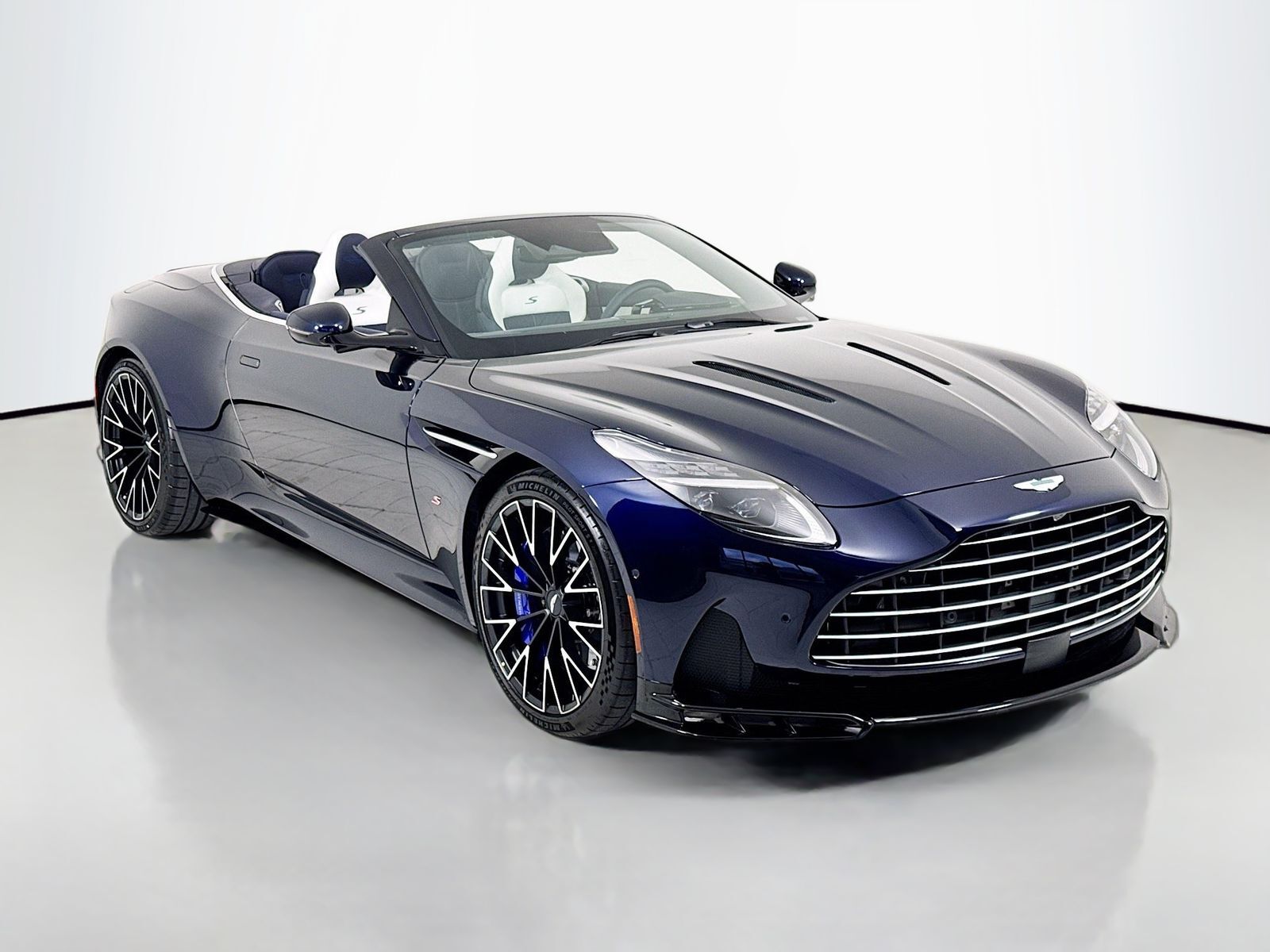 2026 ASTON MARTIN DB12