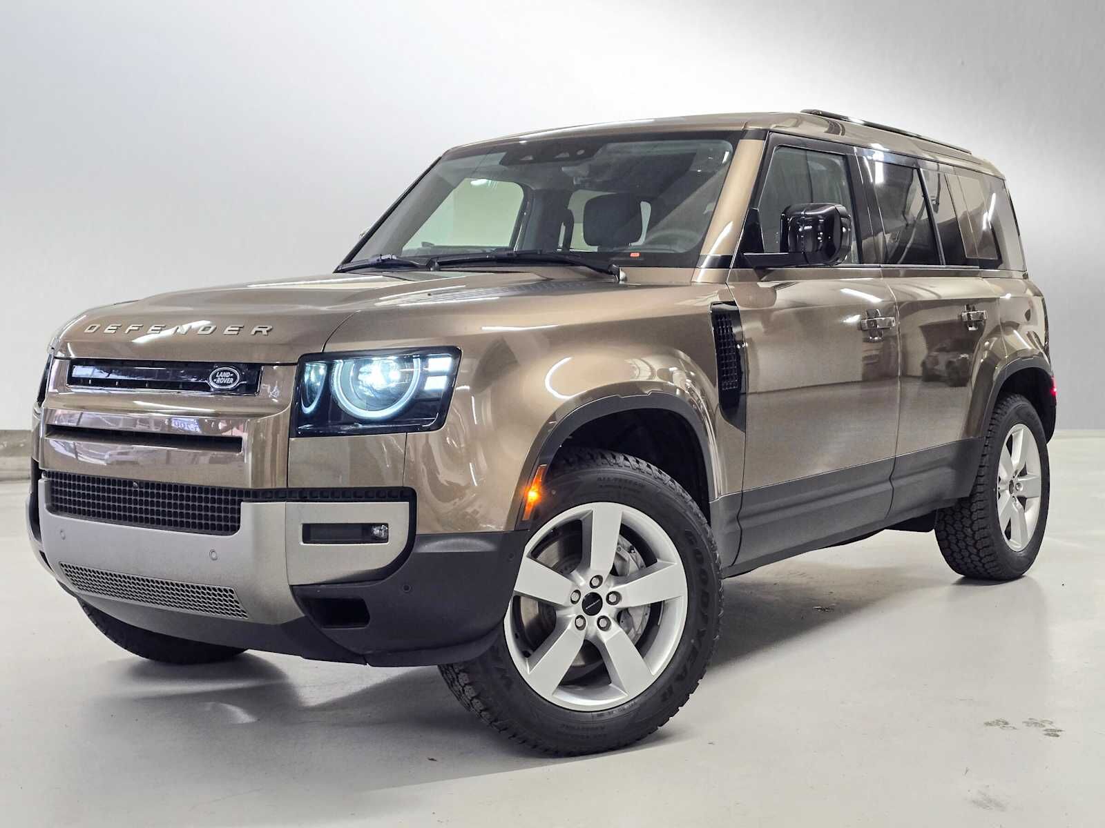 2026 LAND ROVER Defender