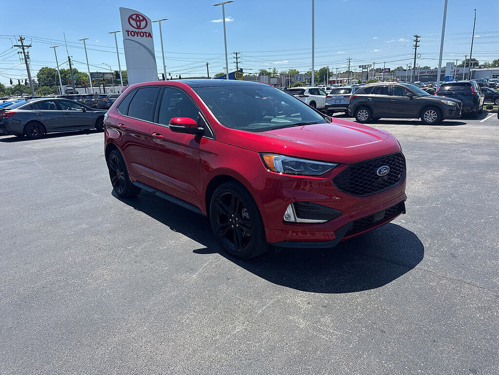 2023 FORD Edge
