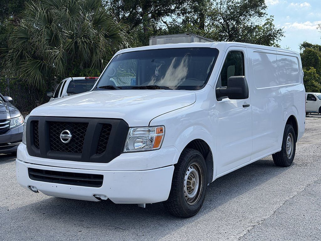 2017 NISSAN NV
