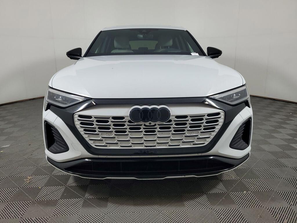 2024 Audi Q8