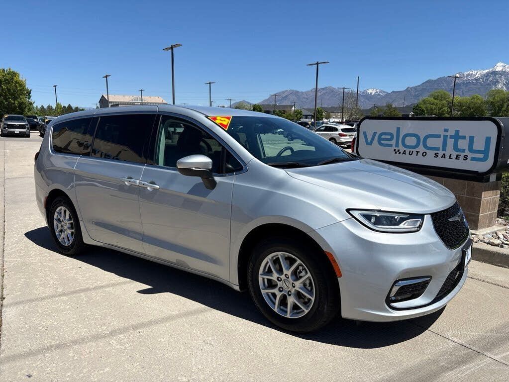2023 CHRYSLER Pacifica