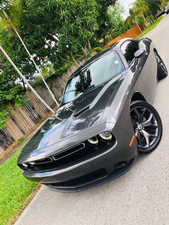 2017 DODGE Challenger