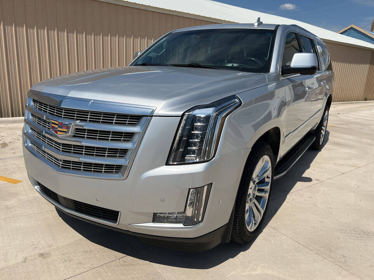 2017 CADILLAC Escalade ESV