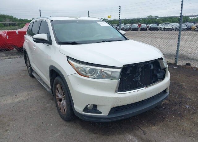 2015 TOYOTA Highlander