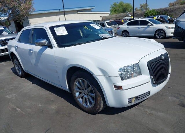 2010 CHRYSLER 300