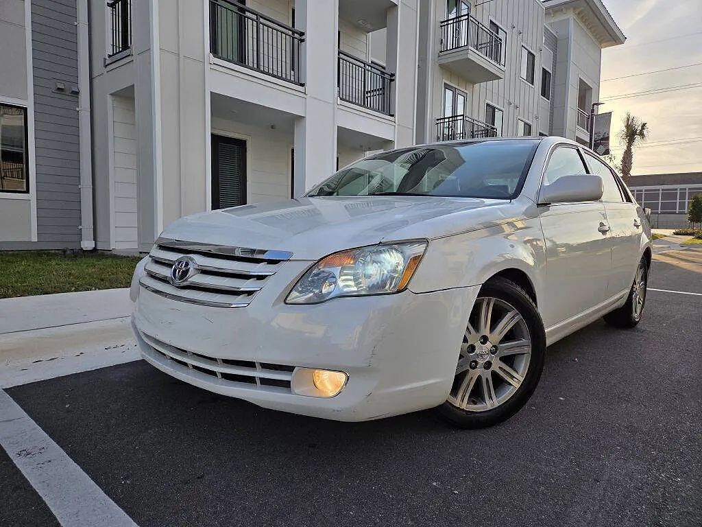 2005 TOYOTA Avalon