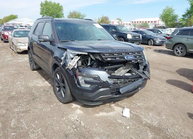 2017 FORD Explorer