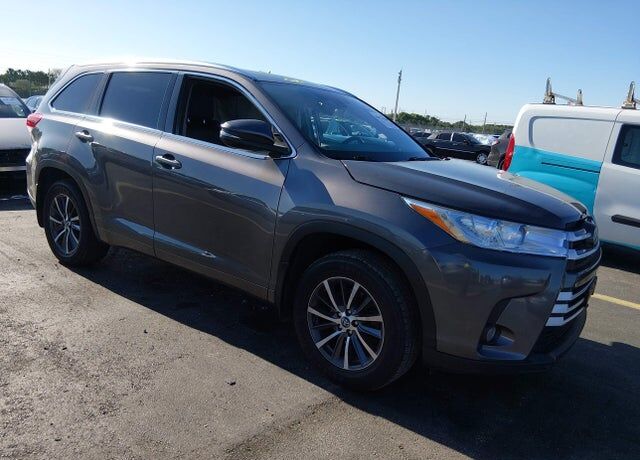 2018 TOYOTA Highlander