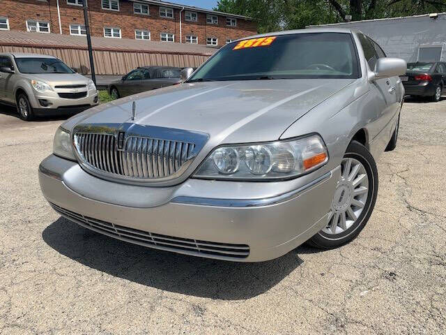 2005 LINCOLN Town Car
