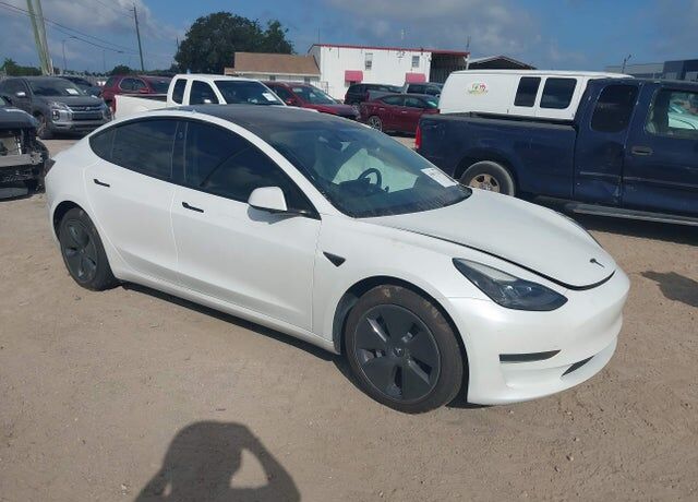 2022 TESLA Model 3