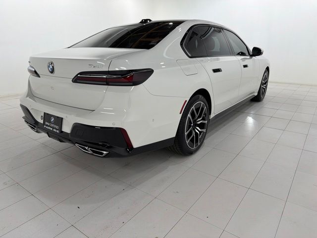 2023 BMW 760i