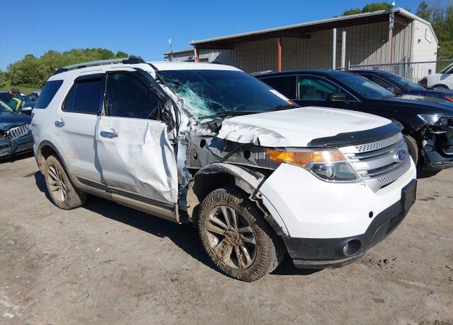 2014 FORD Explorer