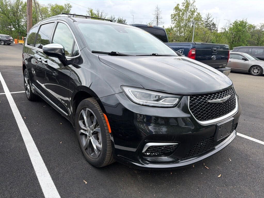 2022 CHRYSLER Pacifica