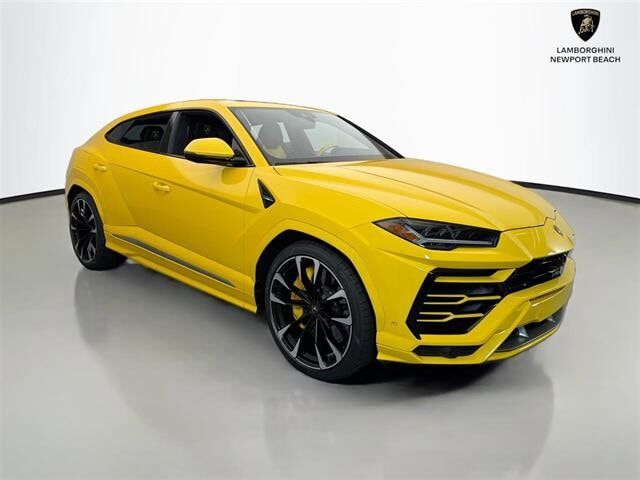 2022 LAMBORGHINI URUS