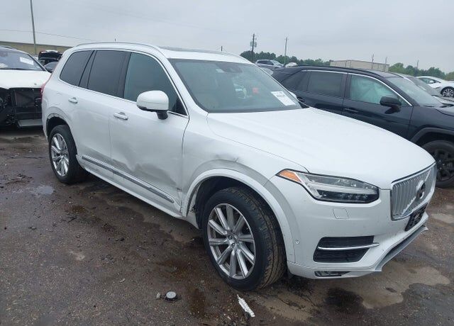 2017 VOLVO XC90