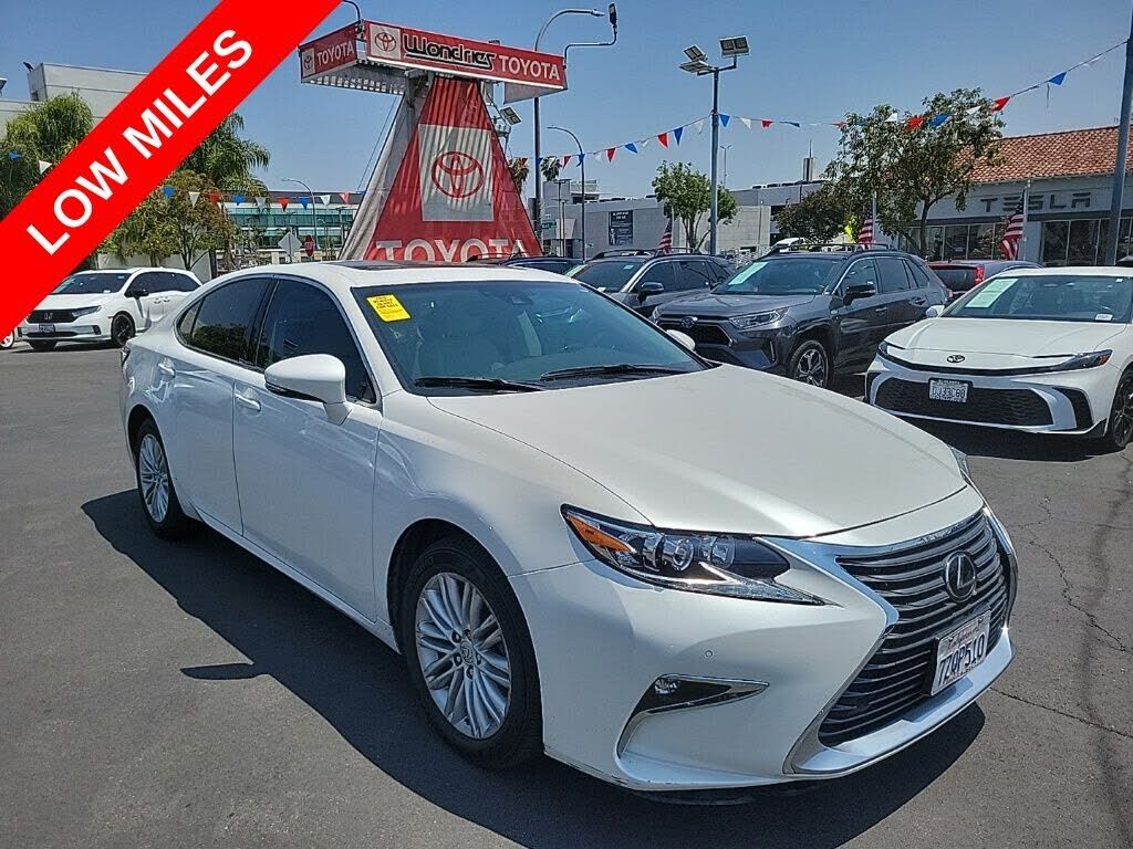 2017 Lexus ES
