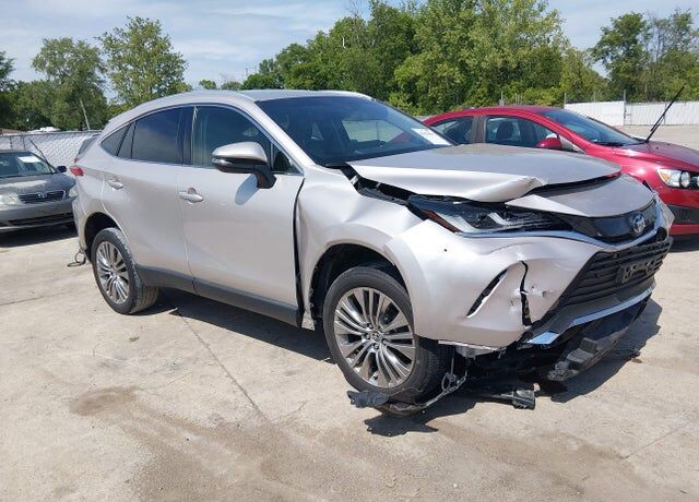 2022 TOYOTA Venza