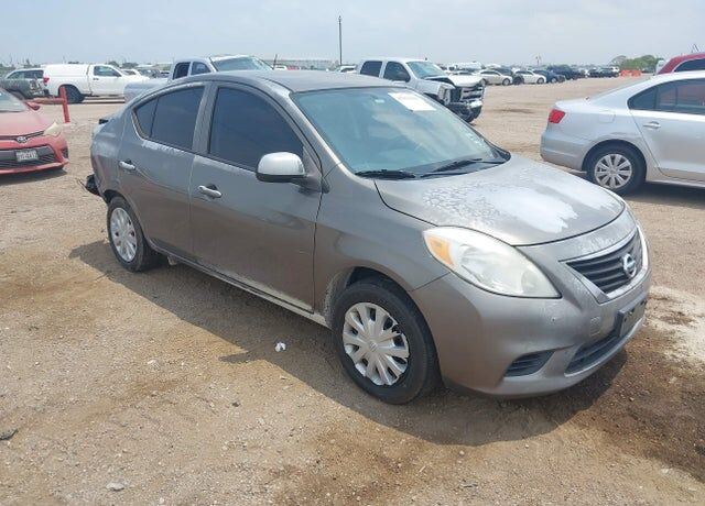 2014 NISSAN Versa
