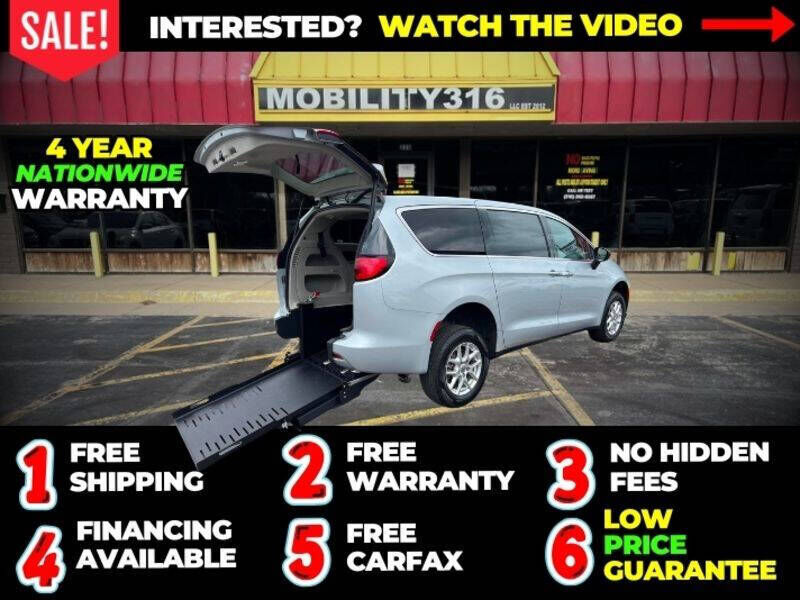 2024 CHRYSLER Voyager