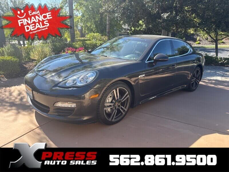 2012 PORSCHE Panamera
