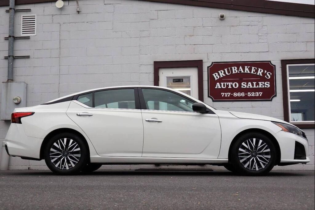 2025 NISSAN Altima