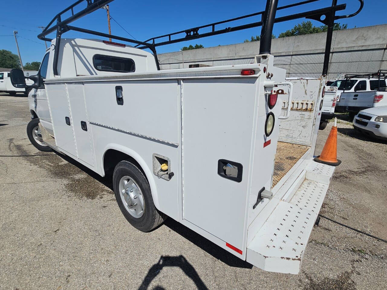 2016 FORD E-350