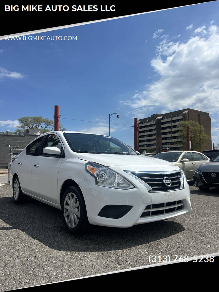 2017 NISSAN Versa
