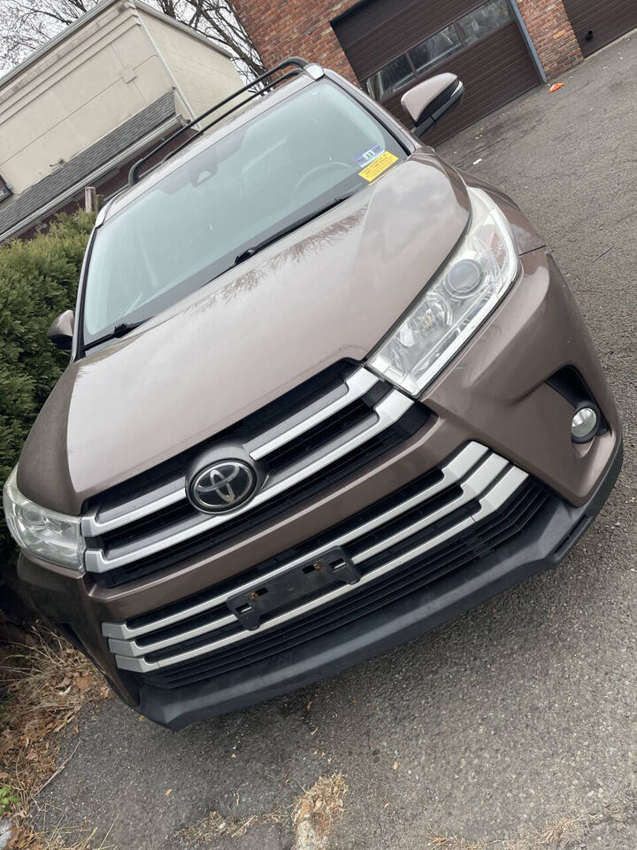 2017 TOYOTA Highlander