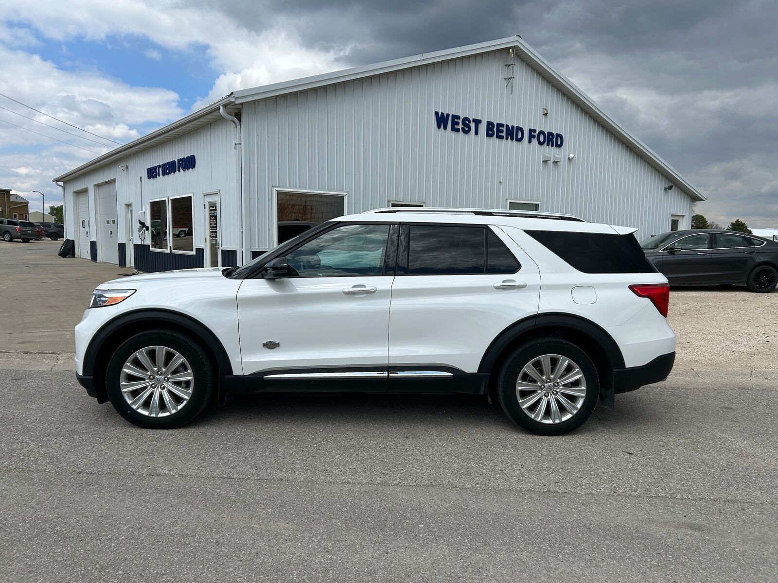 2023 FORD Explorer