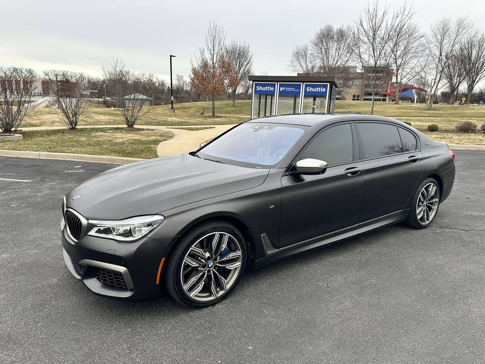 BMW M760i