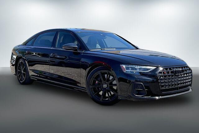 2023 AUDI S8