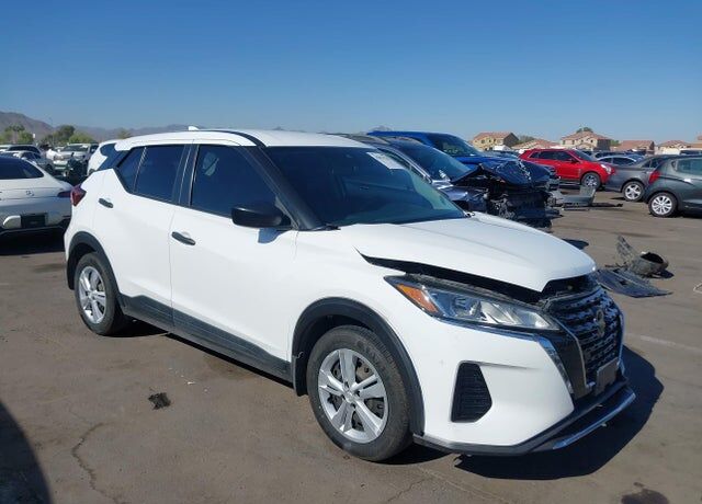2024 NISSAN Kicks