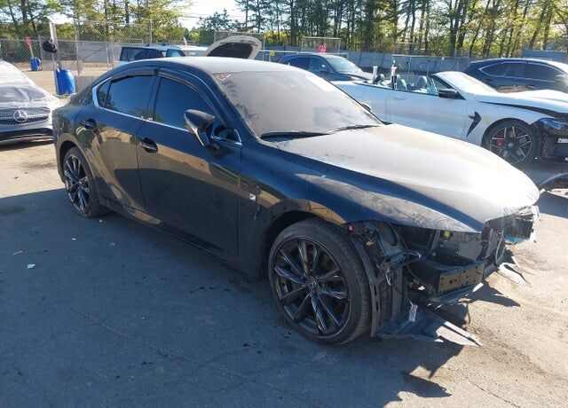 2022 LEXUS IS