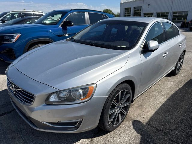 2017 VOLVO S60