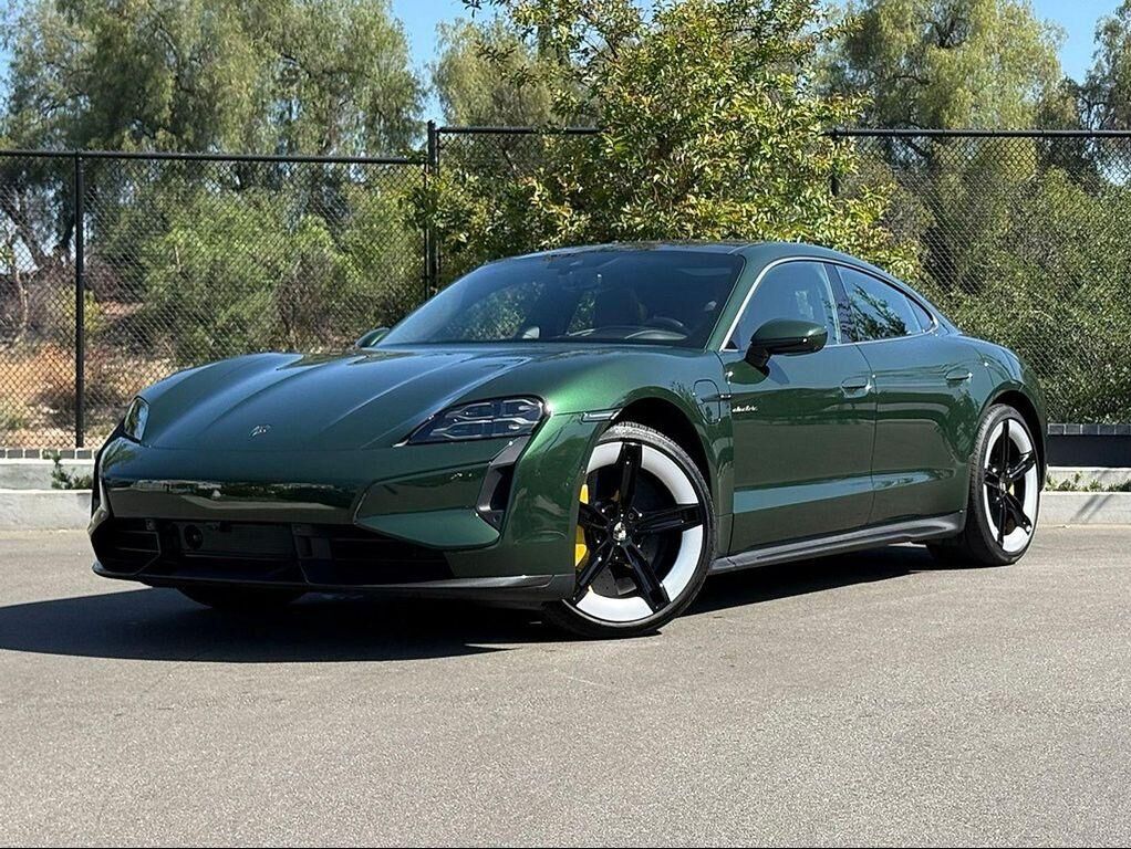 2025 PORSCHE Taycan