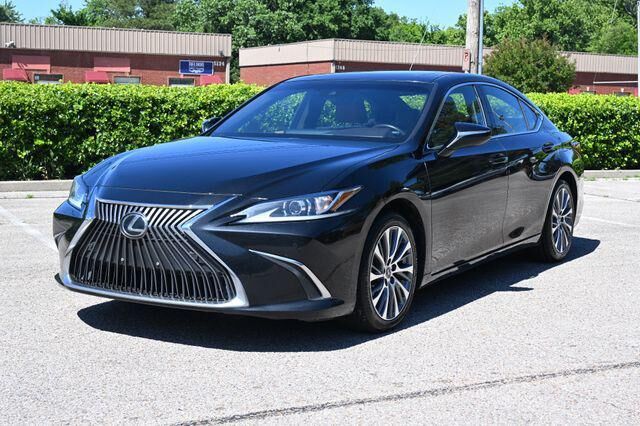 2019 LEXUS ES