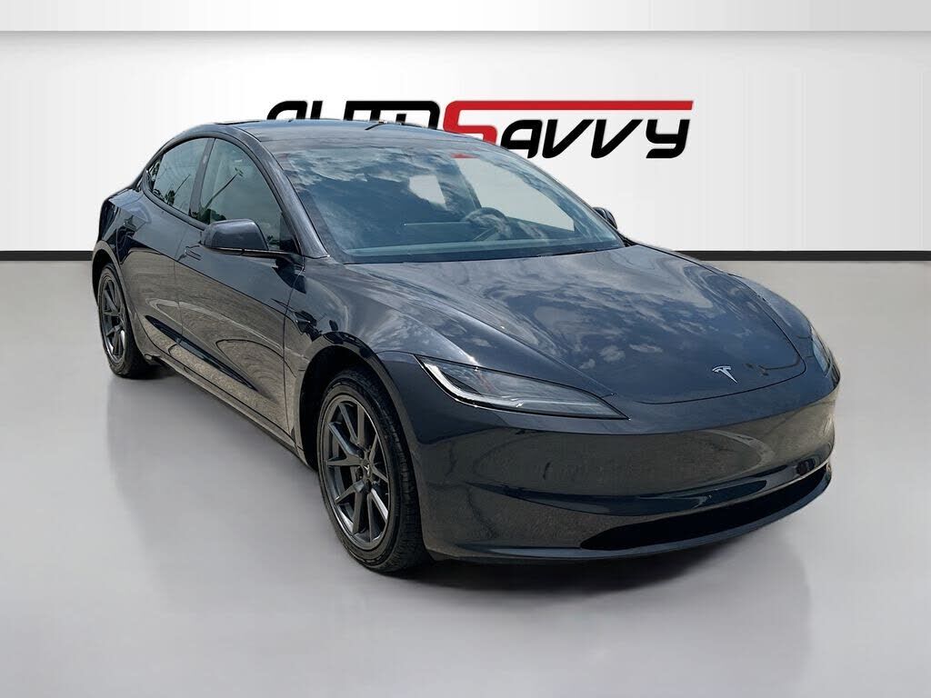 2025 TESLA Model 3