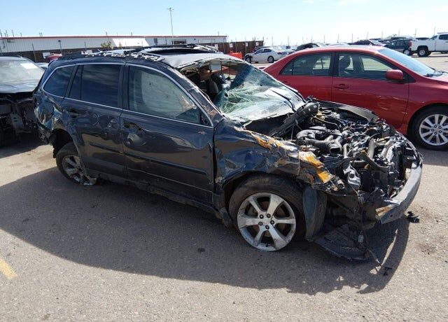 2013 SUBARU Outback