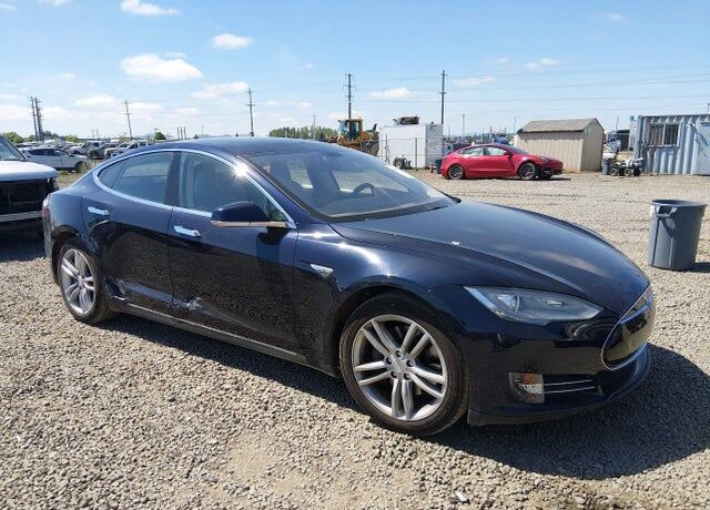 2014 TESLA Model S